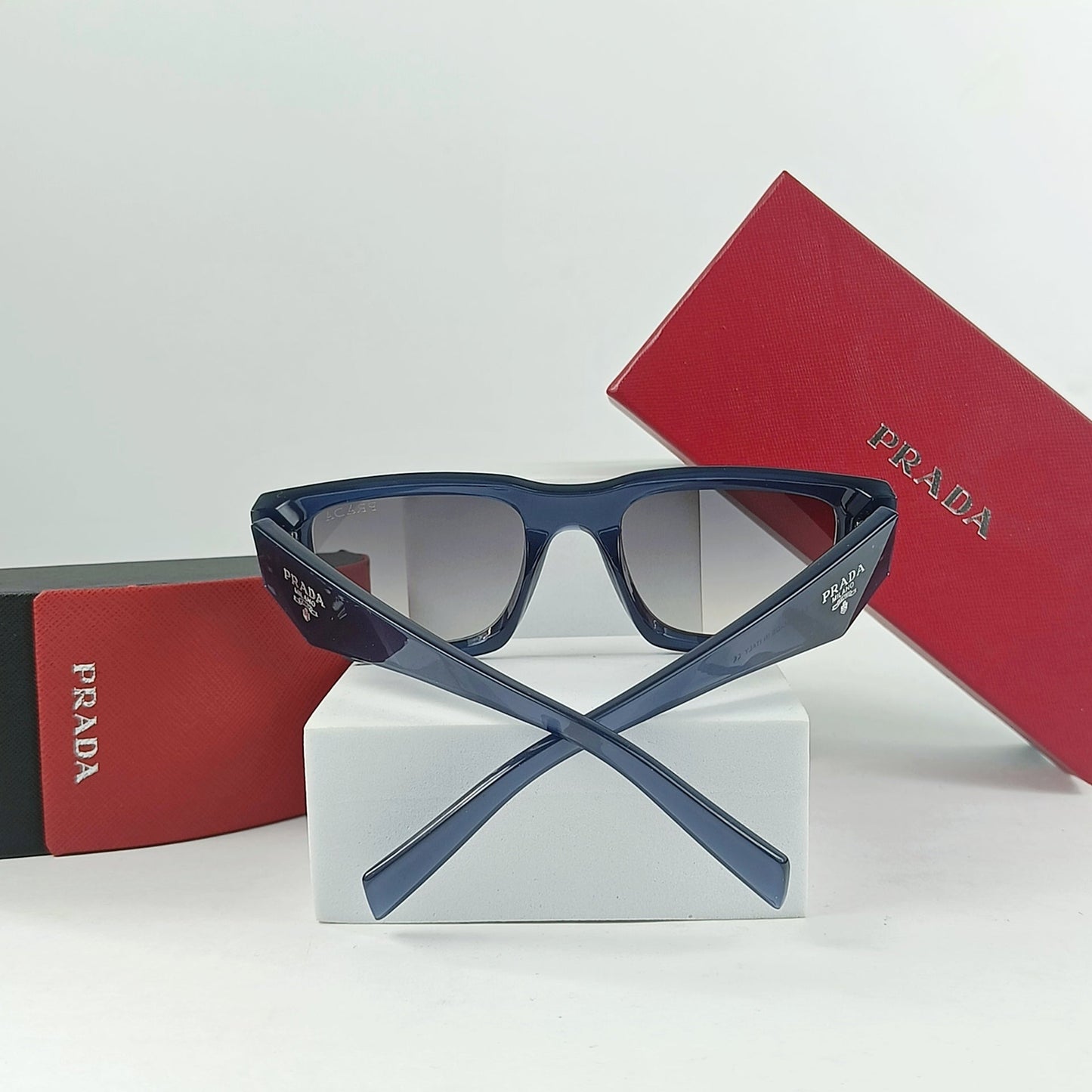 PRADA SUNGLASS
