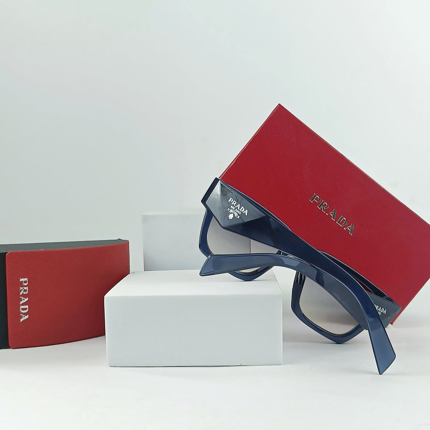 PRADA SUNGLASS