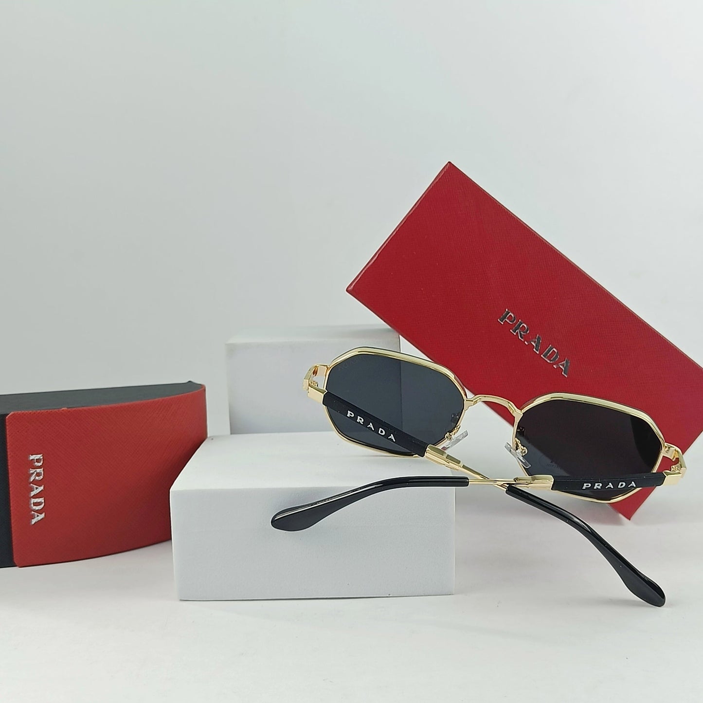 PRADA SUNGLASS