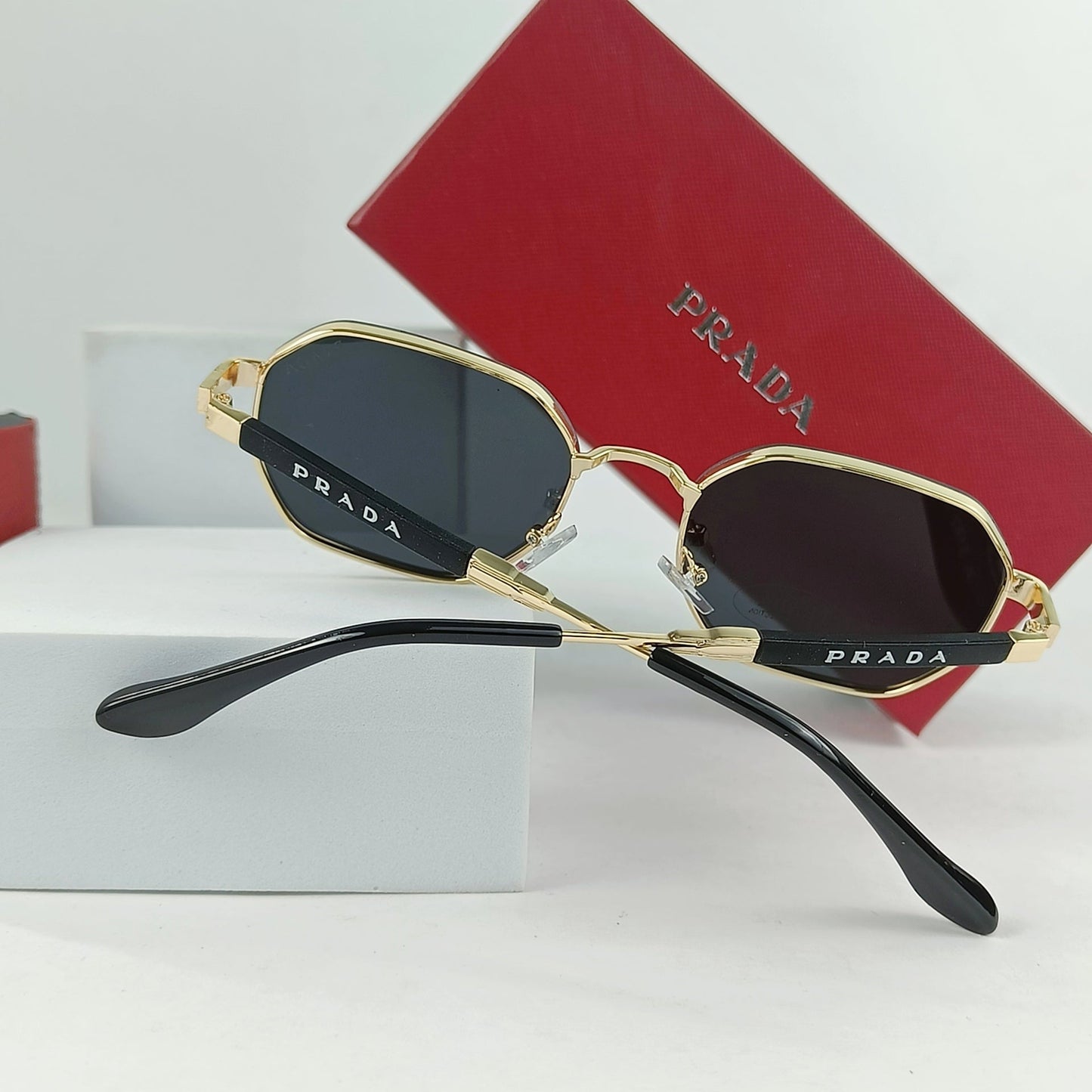 PRADA SUNGLASS