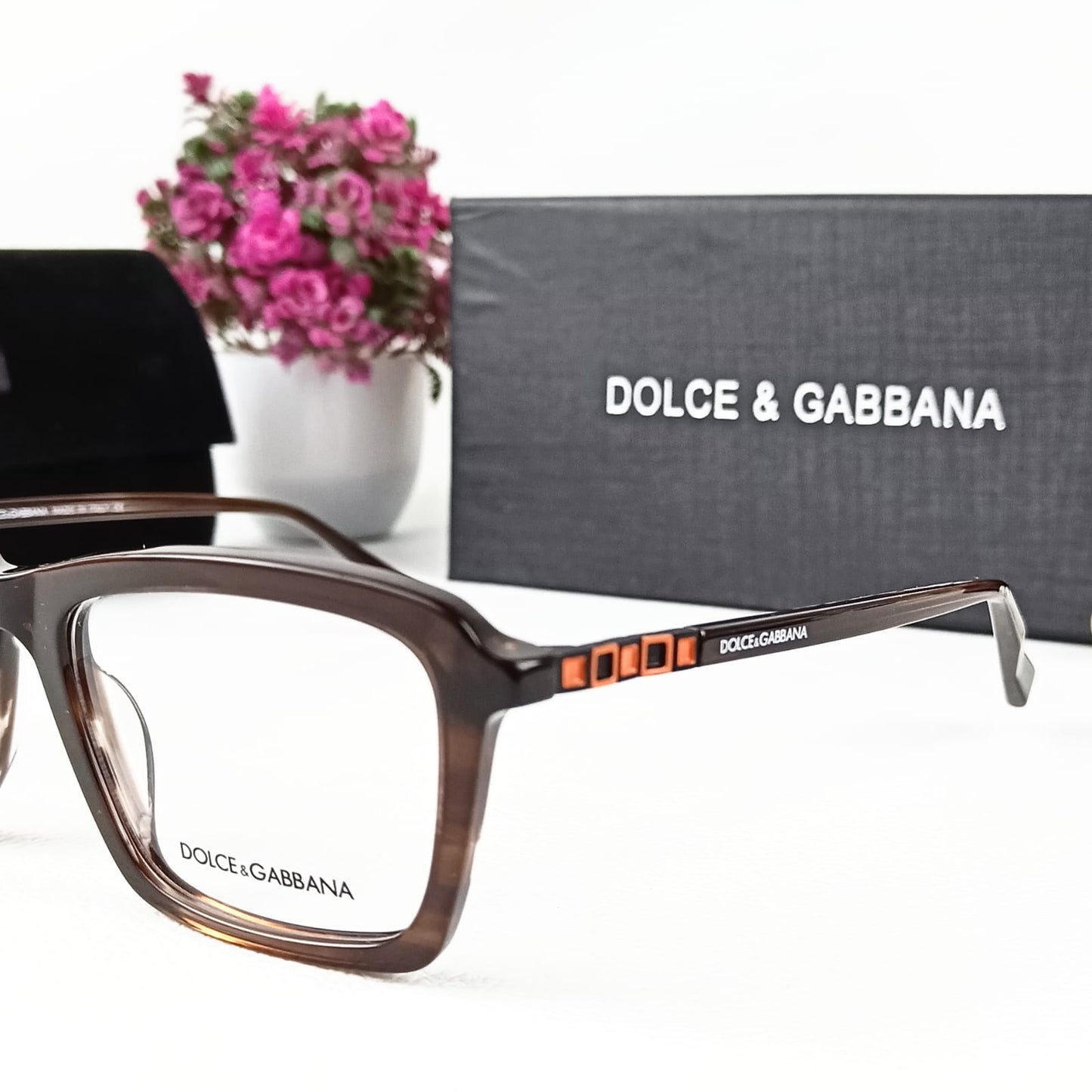 D&G EYEWEAR